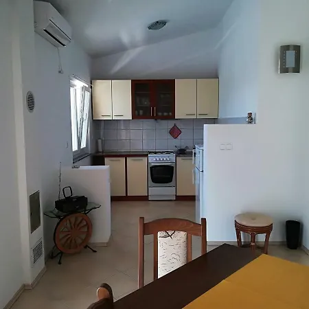 Rosanda 1 Apartman *