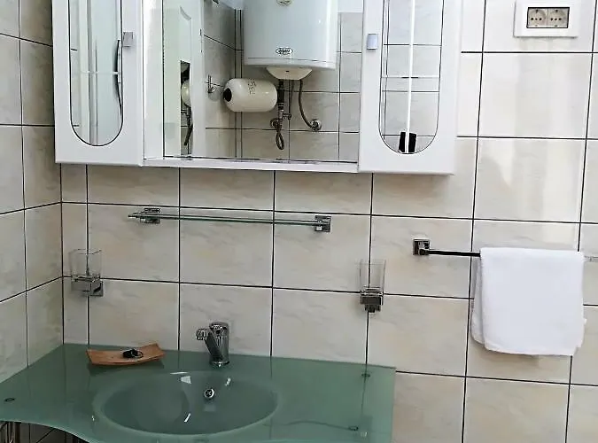 Rosanda 1 Apartman *