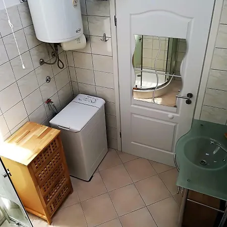 Rosanda 1 Apartment Premuda