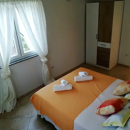 Rosanda 1 Apartment Premuda