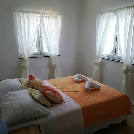 Apartment Rosanda 1